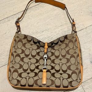 NWOT Coach Hampton Signature Tan Khaki 6091 Fold Over Clip shoulder bag